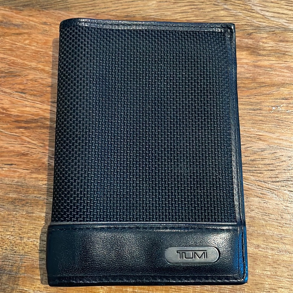 Tumi L Fold Wallet